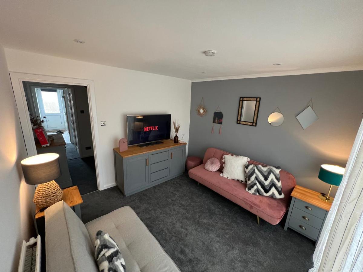 House Sleeps 8. 2Bedrooms & Sofa Beds In Sitting Room Bath Exterior photo