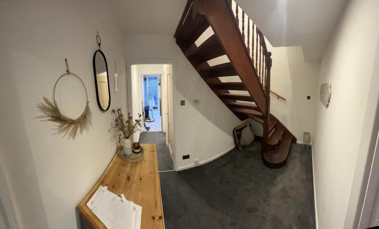 House Sleeps 8. 2Bedrooms & Sofa Beds In Sitting Room Bath Exterior photo